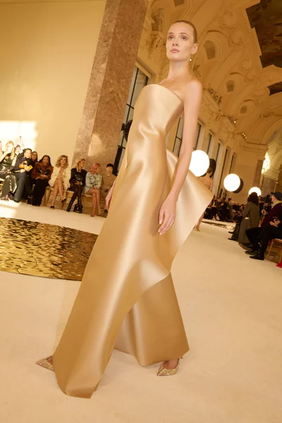 Look 8